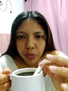 Izel  online show from 5, 7, 2026