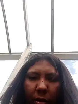 Izel  online show from 23, 7, 2026