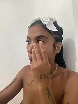 La reynazendeya  online show from 17, 6, 2026
