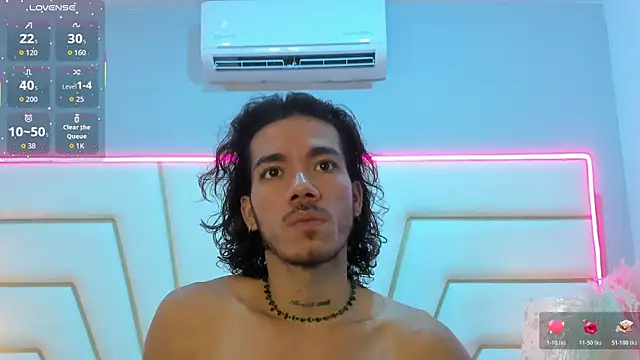 Snapshot of AngeloRoush chatting on 15, 4, 2026 AngeloRoush online show from 15, 4, 2026