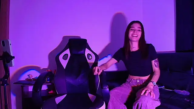 Snapshot of Afterhourscouple_ chatting on 12, 4, 2026 Afterhourscouple online show from 12, 4, 2026