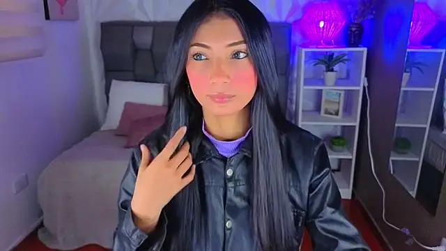 Snapshot of Perlaa_moon_ chatting on 24, 6, 2026 Perlaa moon online show from 24, 6, 2026