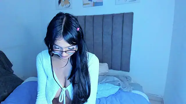 Snapshot of britanny_jones1 chatting on 16, 4, 2026 britanny jones1 online show from 16, 4, 2026