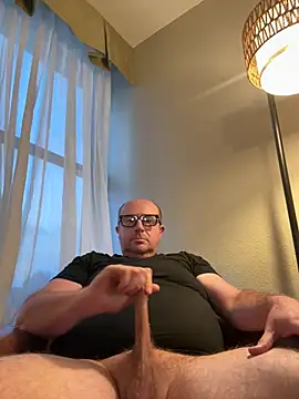 Snapshot of CallumBee chatting on 24, 7, 2026 CallumBee online show from 24, 7, 2026