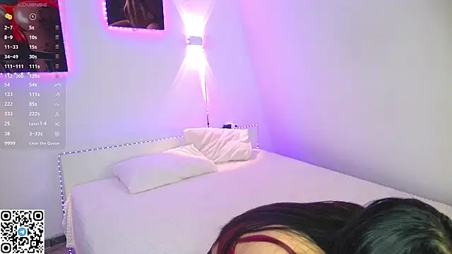 Snapshot of LaylaLaurent chatting on 9, 5, 2026 LaylaLaurent online show from 9, 5, 2026