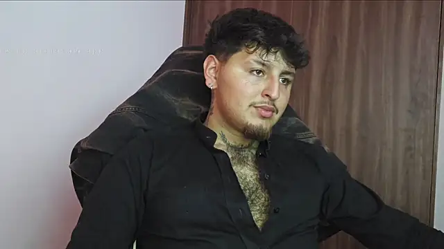 Snapshot of djsex_yerknox chatting on 19, 6, 2026 djsex yerknox online show from 19, 6, 2026