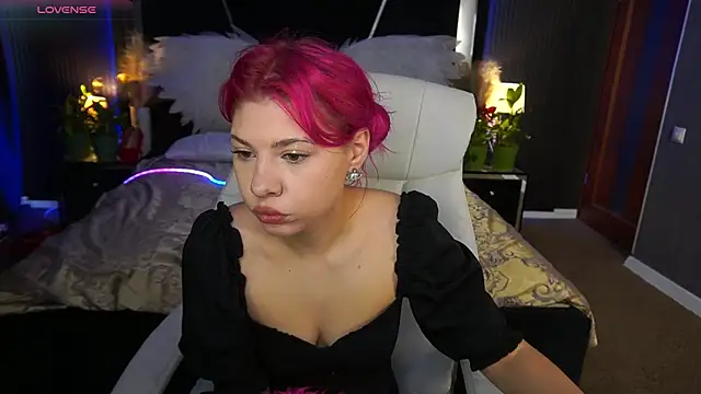 Snapshot of PinkyTrix chatting on 25, 4, 2026 PinkyTrix online show from 25, 4, 2026