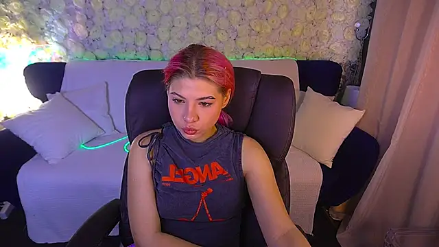 Snapshot of PinkyTrix chatting on 27, 5, 2026 PinkyTrix online show from 27, 5, 2026