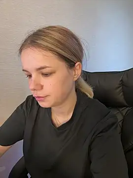 Snapshot of KimEvanss chatting on 5, 7, 2026 KimEvanss online show from 5, 7, 2026