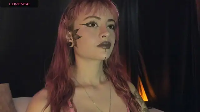 Miiaa Stonee online show from 26, 5, 2026