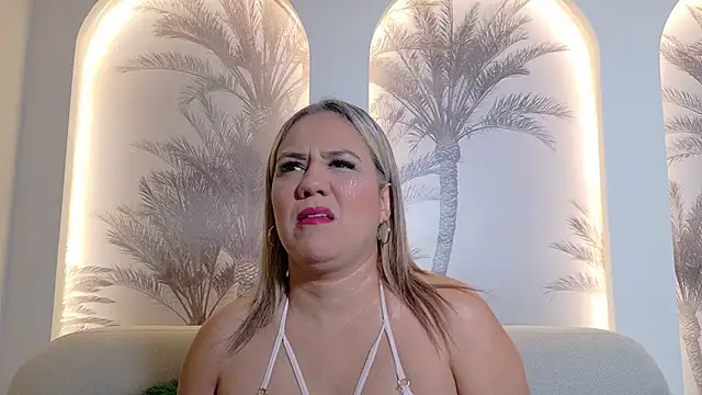 Snapshot of Camila_Noer chatting on 23, 4, 2026 Camila Noer online show from 23, 4, 2026