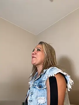 Snapshot of Camila_Noer chatting on 14, 5, 2026 Camila Noer online show from 14, 5, 2026