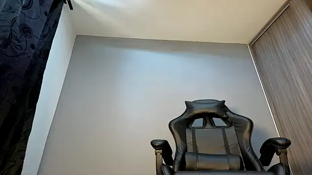 Snapshot of James_silva1 chatting on 15, 7, 2026 James silva1 online show from 15, 7, 2026