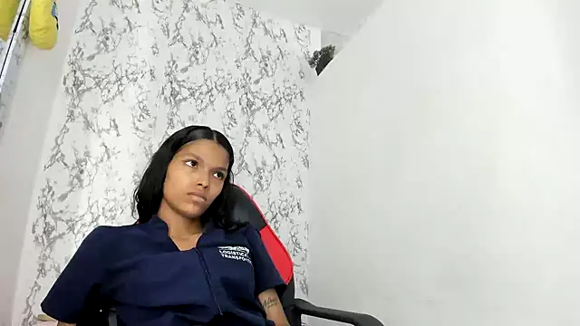 Snapshot of suriFoster chatting on 29, 6, 2026 suriFoster online show from 29, 6, 2026