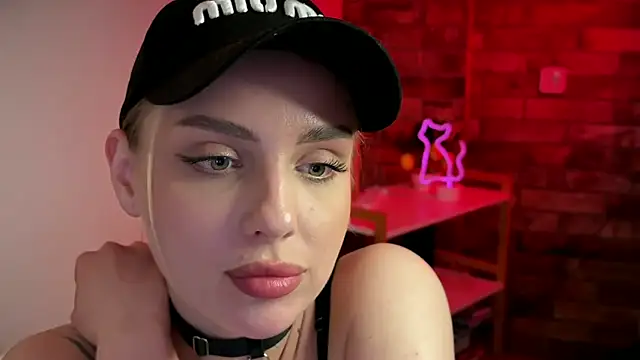 Snapshot of mari_grey chatting on 30, 4, 2026 mari grey online show from 30, 4, 2026