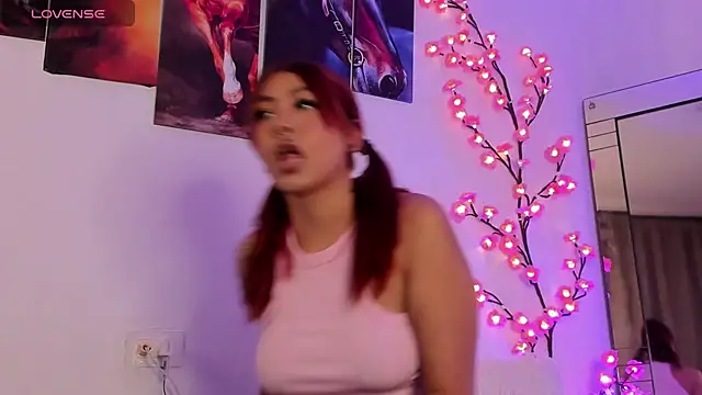 ava soophia online show from 15, 4, 2026