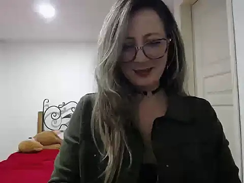 Snapshot of VALELUXX chatting on 1, 5, 2026 VALELUXX online show from 1, 5, 2026