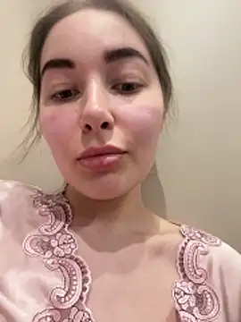 Doris2222 online show from 12, 4, 2026