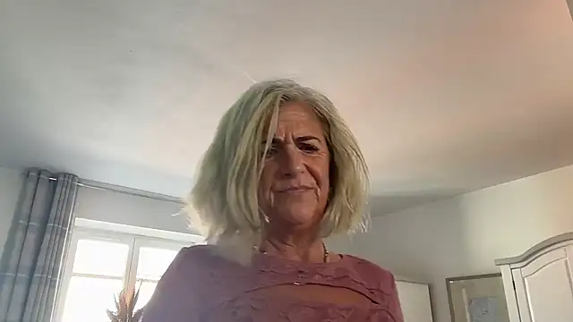 Snapshot of NaughtyMonicaUK chatting on 1, 5, 2026 NaughtyMonicaUK online show from 1, 5, 2026