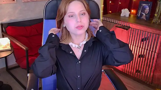 VivienneHebert online show from 25, 6, 2026