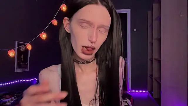 Niky Long online show from 4, 5, 2026