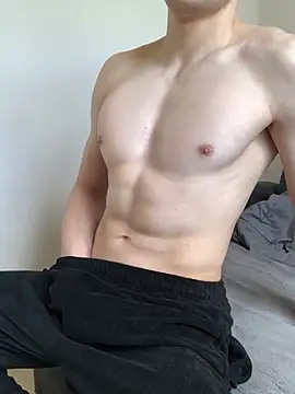 maxence 096 online show from 15, 4, 2026