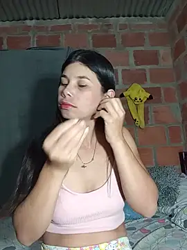 Snapshot of Sexy-Violet-20 chatting on 20, 5, 2026 Sexy-Violet-20 online show from 20, 5, 2026