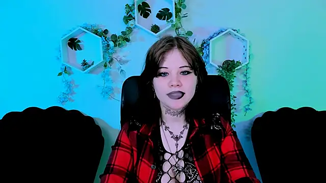 nikki kiss  online show from 15, 6, 2026