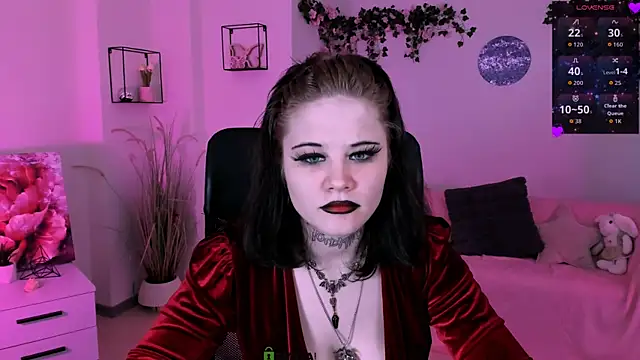 nikki kiss  online show from 9, 7, 2026