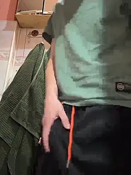 eryk83638 online show from 13, 4, 2026