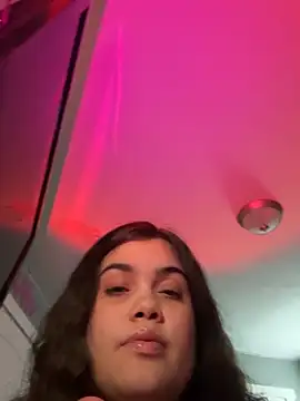 Islandmamita online show from 1, 5, 2026