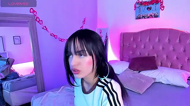 Snapshot of Antonella_Bratzz4 chatting on 1, 5, 2026 Antonella Bratzz4 online show from 1, 5, 2026