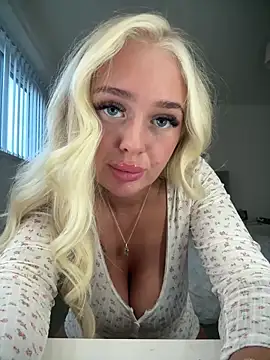 Snapshot of Vanillaheavennn chatting on 15, 4, 2026 Vanillaheavennn online show from 15, 4, 2026