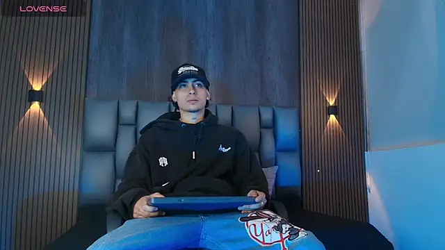 Snapshot of mohamed_malik chatting on 28, 4, 2026 mohamed malik online show from 28, 4, 2026