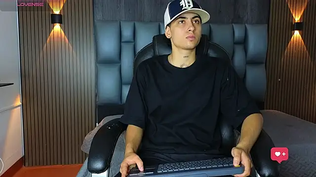 Snapshot of mohamed_malik chatting on 30, 5, 2026 mohamed malik online show from 30, 5, 2026