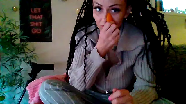 shyhornymommy online show from 26, 4, 2026