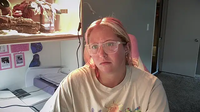 MUSCLEMOMMY1365 online show from 12, 5, 2026
