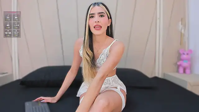 Snapshot of Sofia_mercer chatting on 7, 5, 2026 Sofia mercer online show from 7, 5, 2026