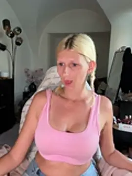 Snapshot of barbiplaymate chatting on 24, 6, 2026 barbiplaymate online show from 24, 6, 2026