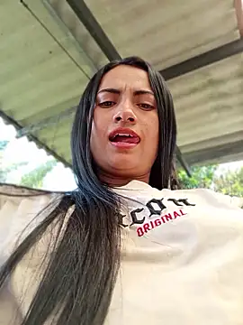 Snapshot of DaniellaGiraldo chatting on 18, 5, 2026 DaniellaGiraldo online show from 18, 5, 2026