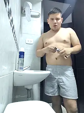 ian charmboy online show from 17, 4, 2026