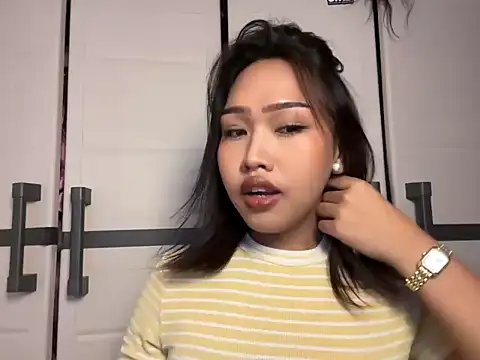 lady clea online show from 16, 4, 2026