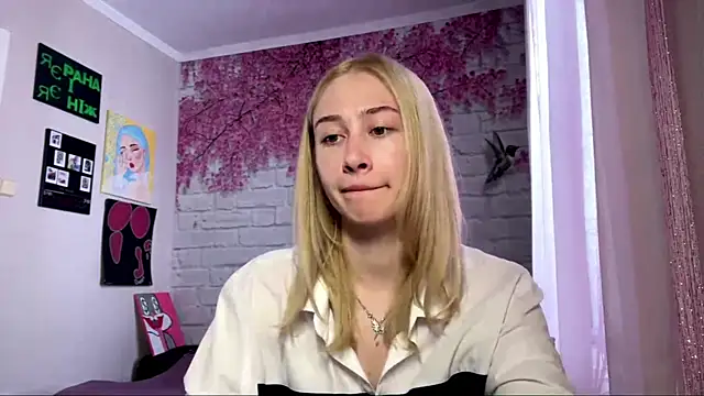 CozyPeonyy online show from 15, 4, 2026