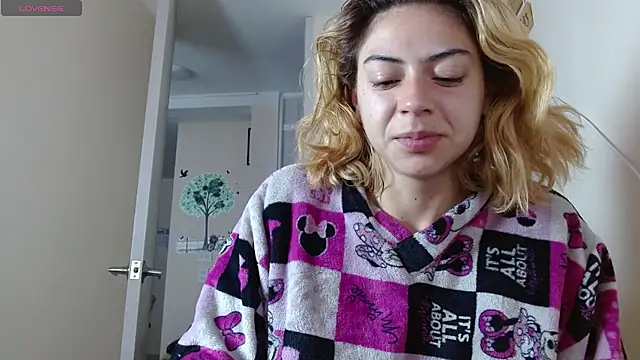 aprildumont online show from 11, 7, 2026