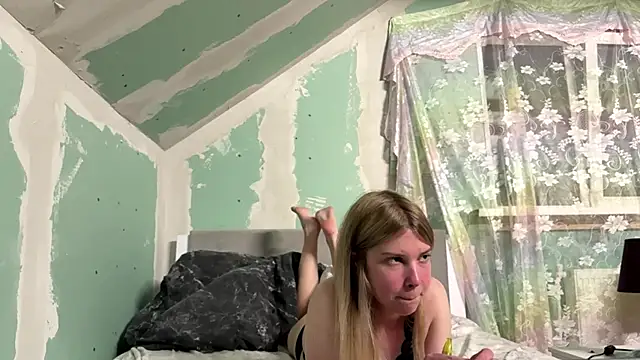 Snapshot of Skinny_girl_ chatting on 25, 5, 2026 Skinny girl online show from 25, 5, 2026