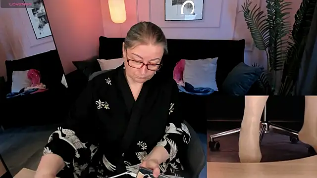 Snapshot of Alexandra_Kind chatting on 3, 6, 2026 Alexandra Kind online show from 3, 6, 2026