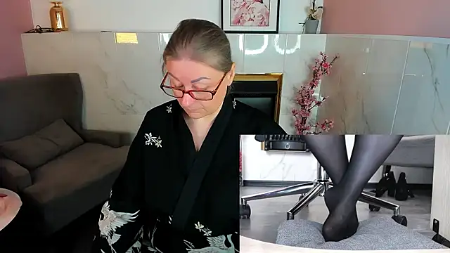 Snapshot of Alexandra_Kind chatting on 16, 6, 2026 Alexandra Kind online show from 16, 6, 2026