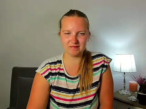 Snapshot of RoseTeacherX chatting on 12, 5, 2026 RoseTeacherX online show from 12, 5, 2026