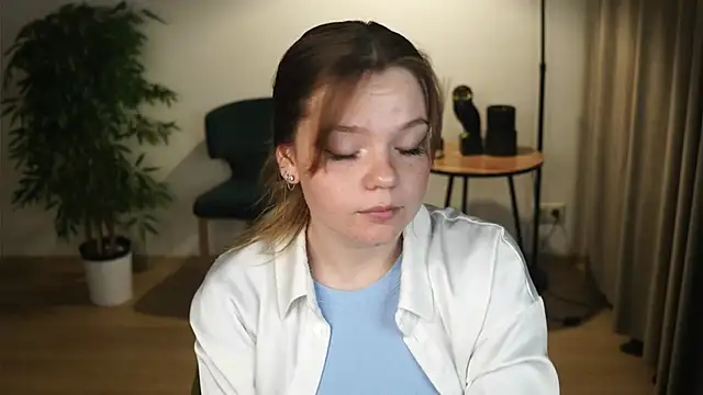 Snapshot of MarloEinck chatting on 15, 4, 2026 MarloEinck online show from 15, 4, 2026