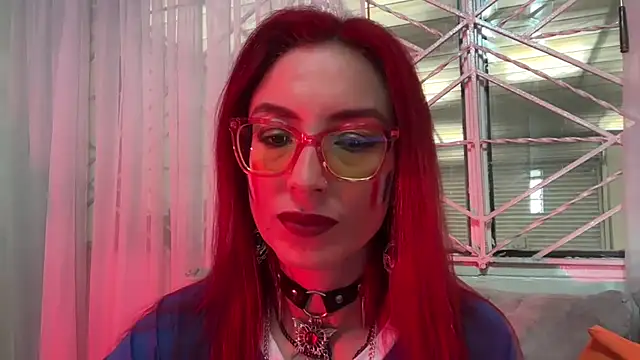 Snapshot of Queenscarlettsecret chatting on 9, 7, 2026 Queenscarlettsecret online show from 9, 7, 2026